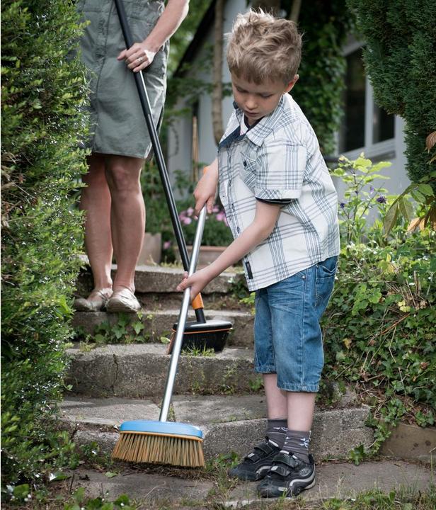 Produktbild Fiskars MyFirst Besen (1 Stk.)