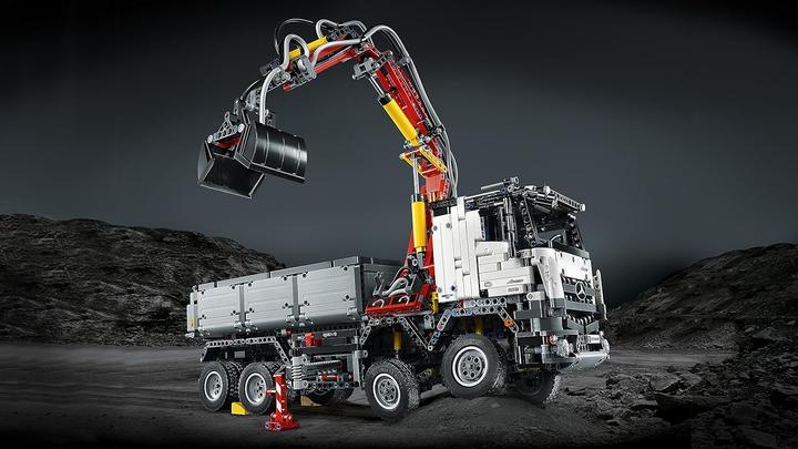 Image du produit LEGO Mercedes-Benz Arocs 3245 (42043, LEGO Technic)