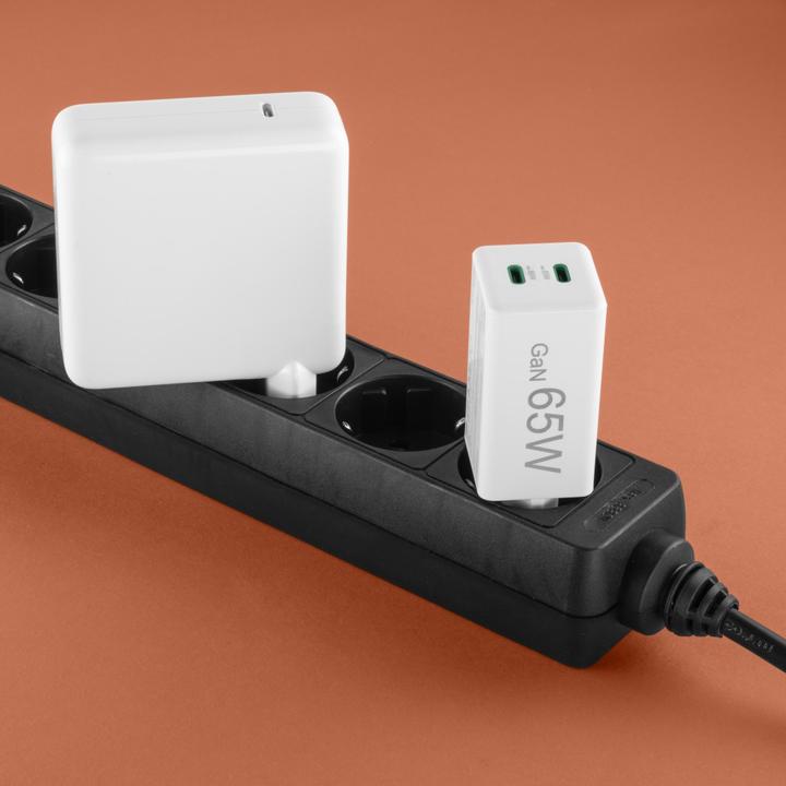 Produktbild Hama Schnellladegerät, GaN, 2x USB-C, PD/Qualcomm®, Mini-Ladegerät, 65 W, Weiss (65 W)