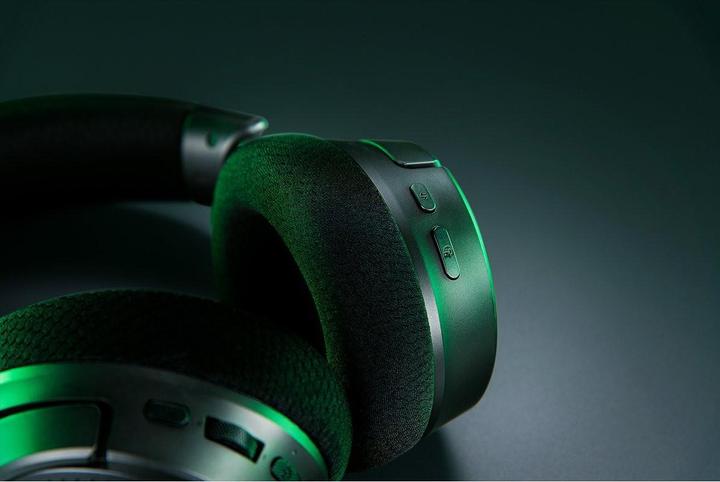 Actual product image Razer Kraken V4 (Wireless, Cable)