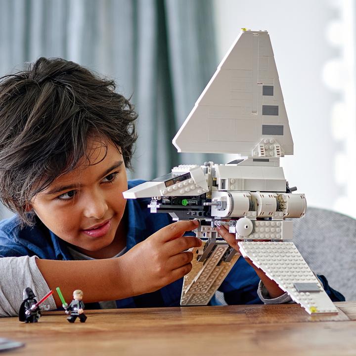 Actual product image LEGO Star Wars 75302 Imperial Shuttle (75302, LEGO Star Wars)