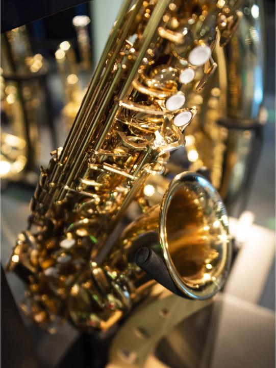 Dimavery SP-50 Bb tenor saxophone, gold (flute)