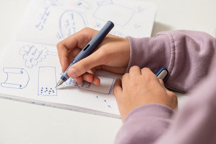 Produktbild Pelikan o structure Füller Linkshänder L (Grau, 1 x)