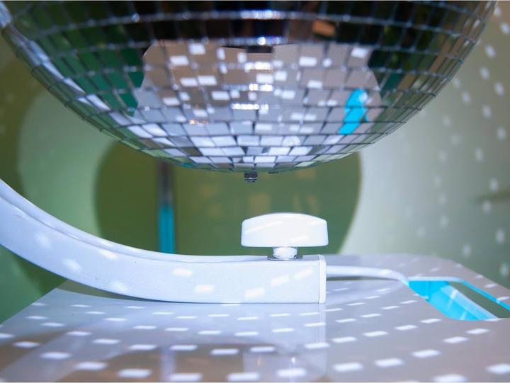 Actual product image Eurolite Tripod mount with motor for mirror balls up to 50cm ws + quick connect link (50 cm)