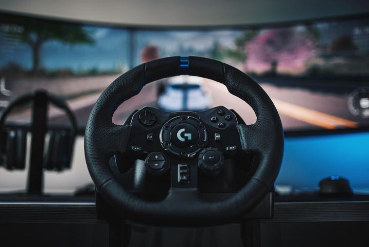 Produktbild Logitech G923 SE Racing Wheel + Shifter Combo (PC, PS5, PS4)