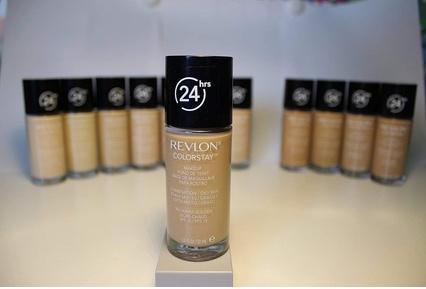 Actual product image Revlon Colorstay Combination Oily Skin (310 Warm Golden)