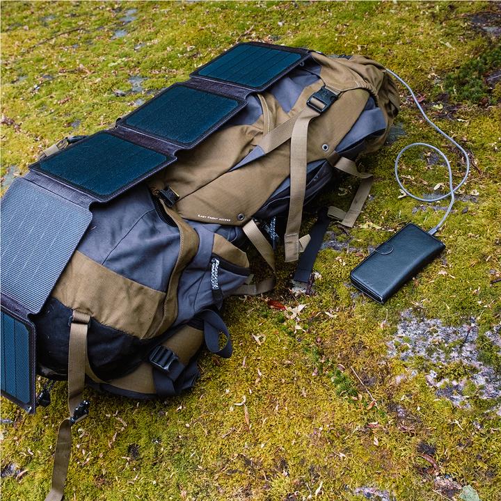 Actual product image Aqiila Sunbird P21 - Foldable solar panel (21 W, 0.60 kg)