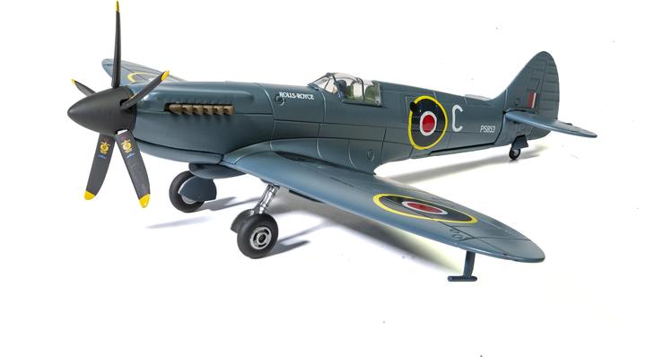 Produktbild Corgi Supermarine Spitfire PR.XIX G-RRGN PS853 Rolls Royce Heritage Hanger