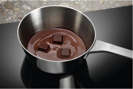 Image du produit Electrolux CIL63443 Noir Encastrable 60 cm Induction 4 Cuisinière(s)