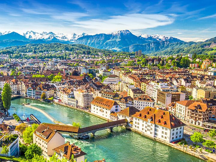 Produktbild Smartbox 4* Flitterwochen in der Schweiz: 1 Nacht mit Gourmet-Dinner für 2 Frischvermählte (2 Pers.)