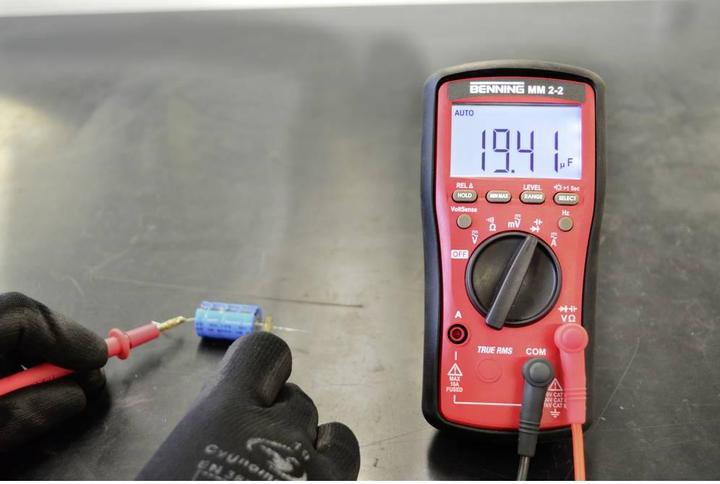 Produktbild Benning BENN Digitale Multimeter (CAT II 1000V, CAT III 600V, CAT IV 300V)