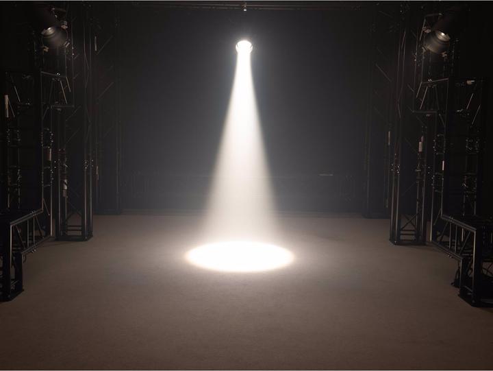 Actual product image Eurolite LED PAR-64 COB 3000K 100W Zoom sw (100 W, LED)
