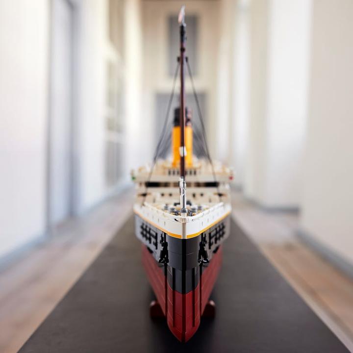 Actual product image LEGO Titanic (10294, LEGO Creator Expert, LEGO Rare Sets)