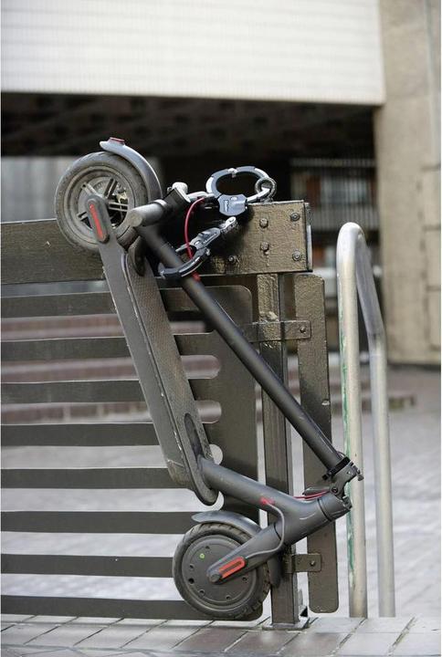 Produktbild Master Lock Handschellenschloss Street Cuff