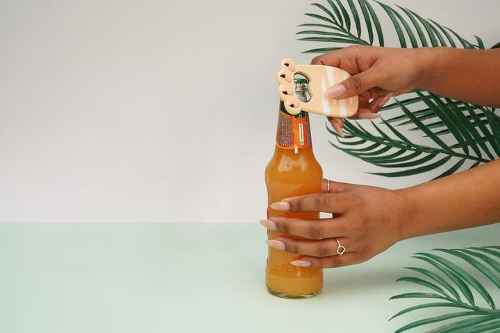 Image du produit Suck UK Cat Pour Bottle Opener (Décapsuleur)