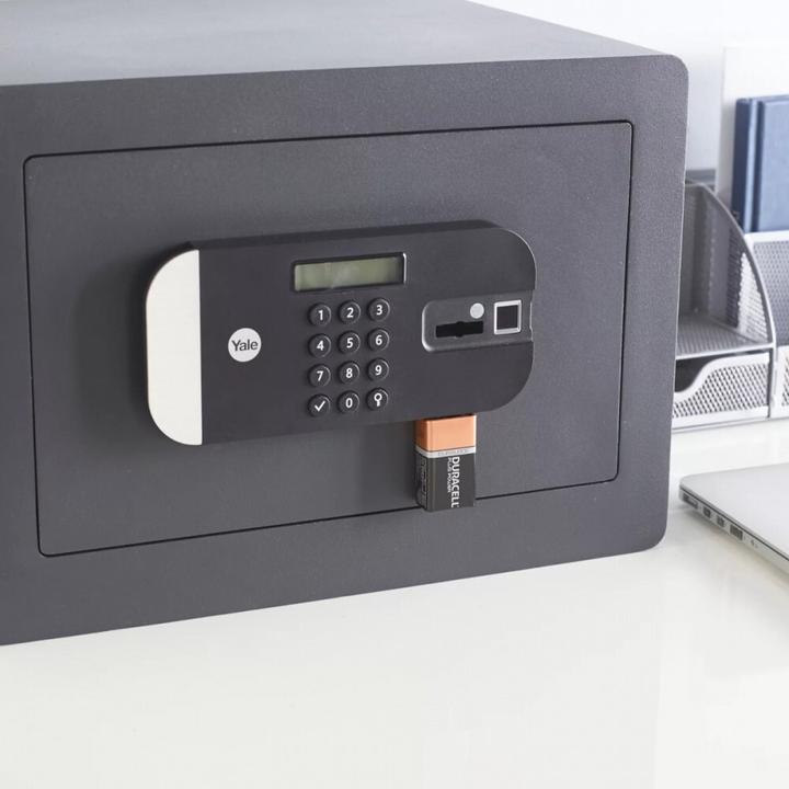 Actual product image Yale Safe laptop (24.80 l)
