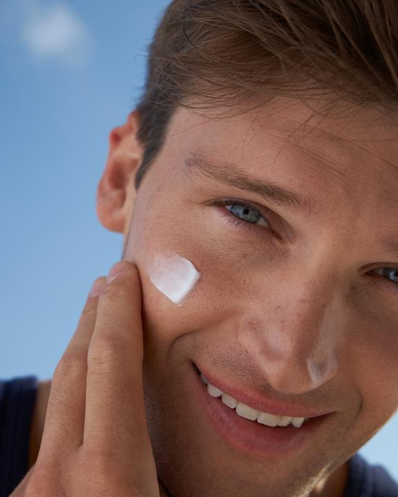 Immagine prodotto NIVEA Sensitive Immediate Protect (Crema solare, SPF 50+, 200 ml, 236 g)