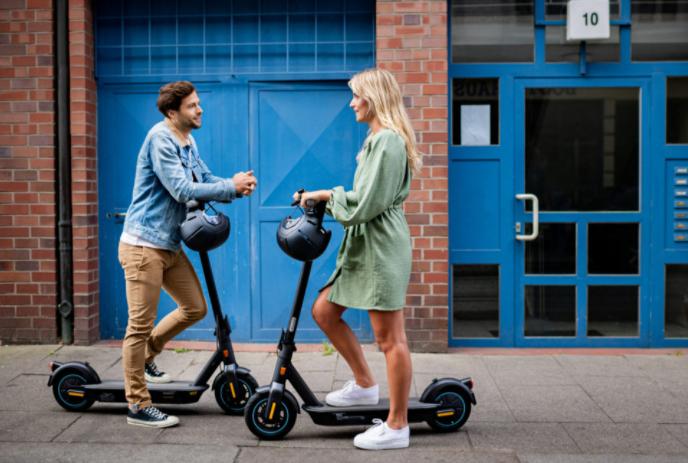 Actual product image Segway-Ninebot KickScooter MAX G30D (20 km/h, 65 km, 350 W)