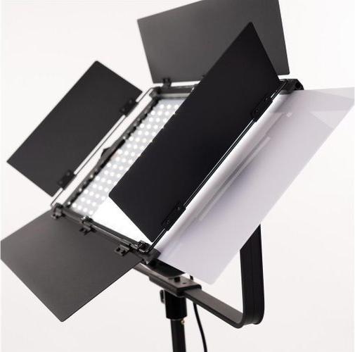 Produktbild Dörr 2 LED Panel Kit DLP-70W mit 2 Stativen und Tasche (Neuheit)