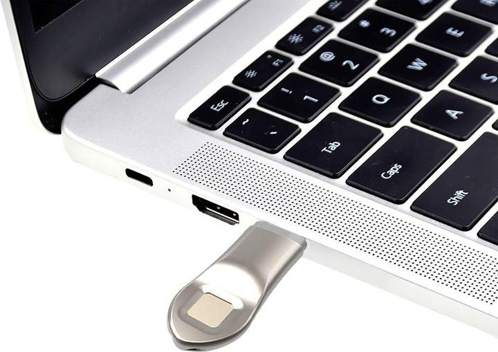 Immagine prodotto Xlyne X-Guard Chiavetta USB Retail 32 GB Argento 7932032 USB-A (32 GB, USB-A)