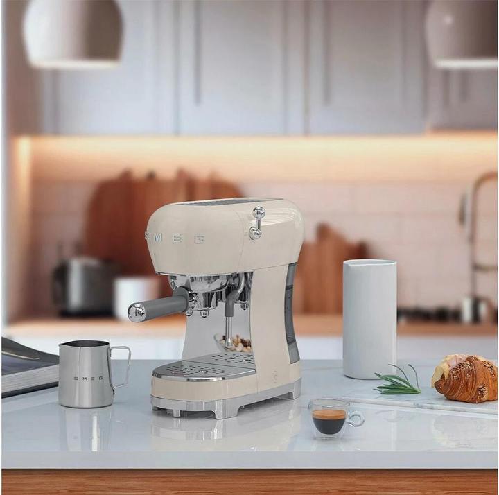 Actual product image Smeg ECF02CREU (EU plug)