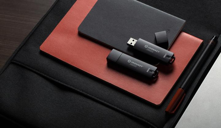 Produktbild Kingston IronKey D500S (512 GB, USB-A)