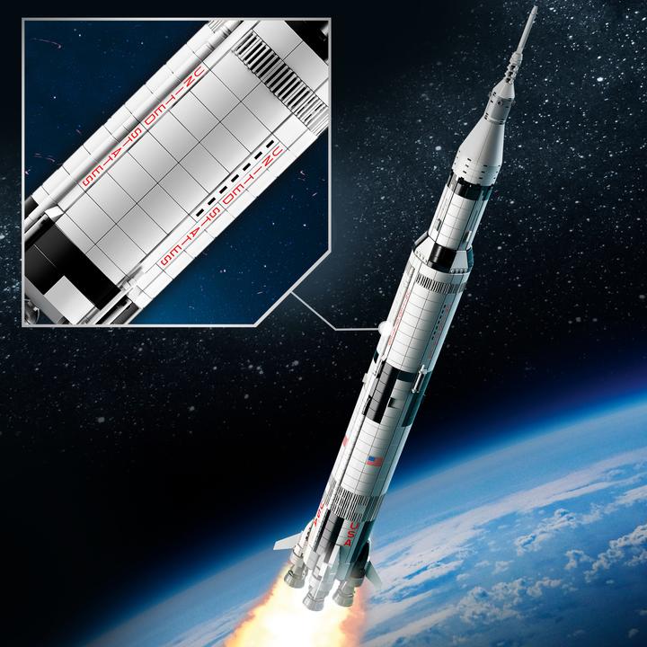 Actual product image LEGO NASA Apollo Saturn V (92176, LEGO Ideas, LEGO Rare Sets)