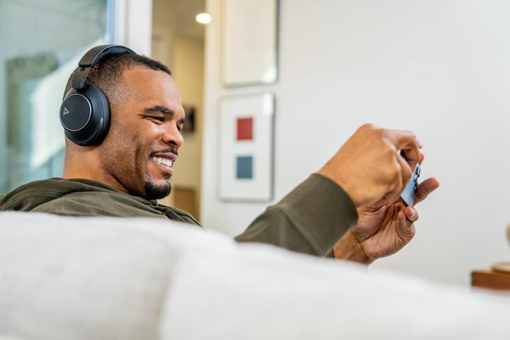 Produktbild Poly Voyager Surround 80 UC (Kabellos, Kabelgebunden, USB-C)