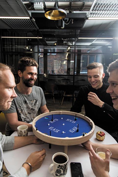 Produktbild Game Factory Klask 4 (Deutsch, Französisch, Italienisch, Englisch)