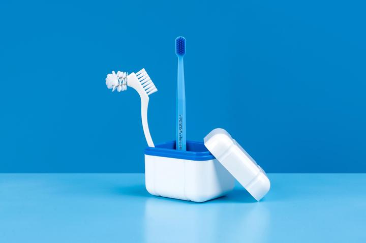 Image du produit Curaprox BDC 110 Récipient de nettoyage de prothèses (Accessoires pour prothèses dentaires)