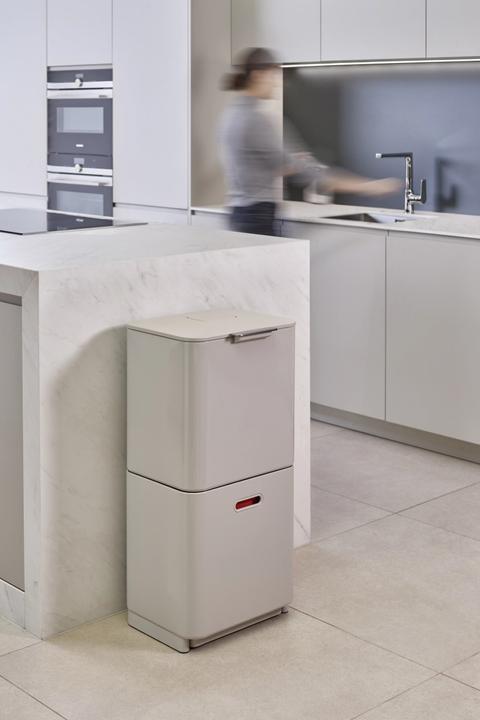 Immagine prodotto Joseph Joseph Totem dei rifiuti intelligenti Max (60 l)