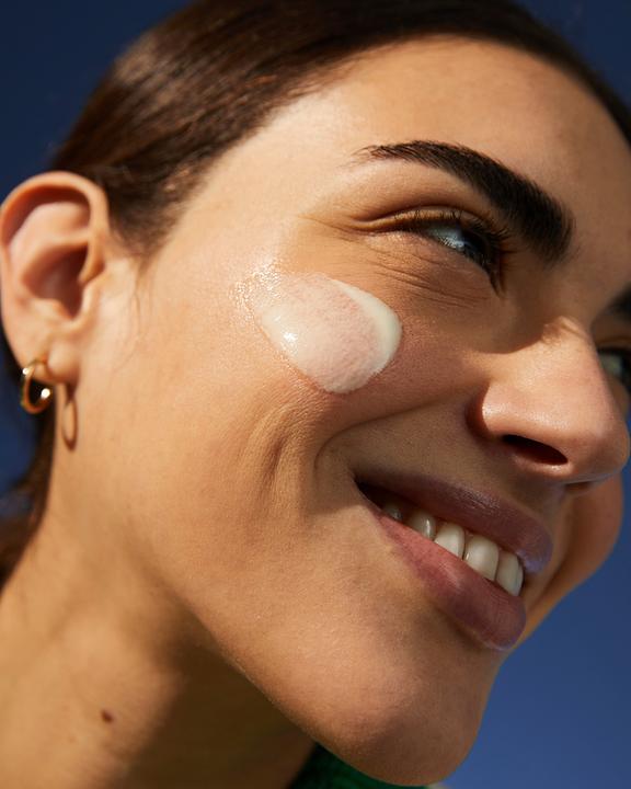 Actual product image NIVEA Erfrischende Tagescreme LSF 15 DUO (100 ml, Day cream, SPF 15)