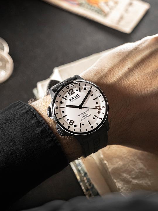 Immagine prodotto U-Boat 8889 Capsoil Doppiotempo DLC GMT 45mm 10ATM (Orologio da polso analogico, 45 mm)