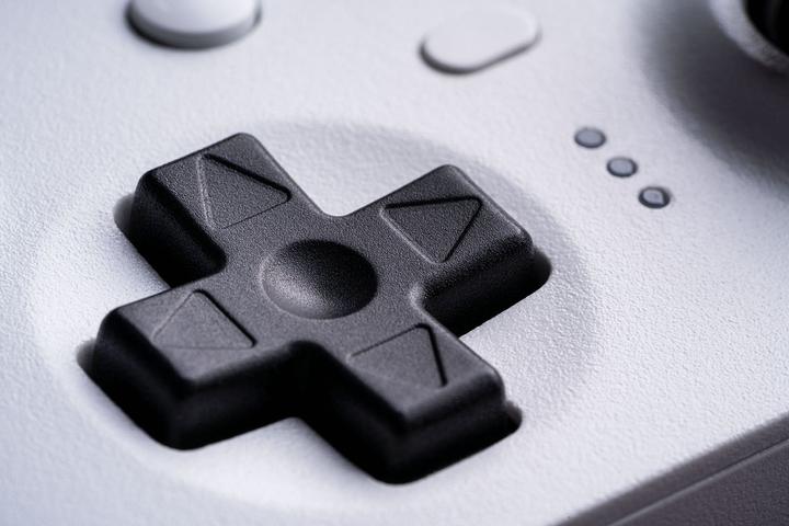 Actual product image 8bitdo Ultimate Controller with charging station (Switch, PC)