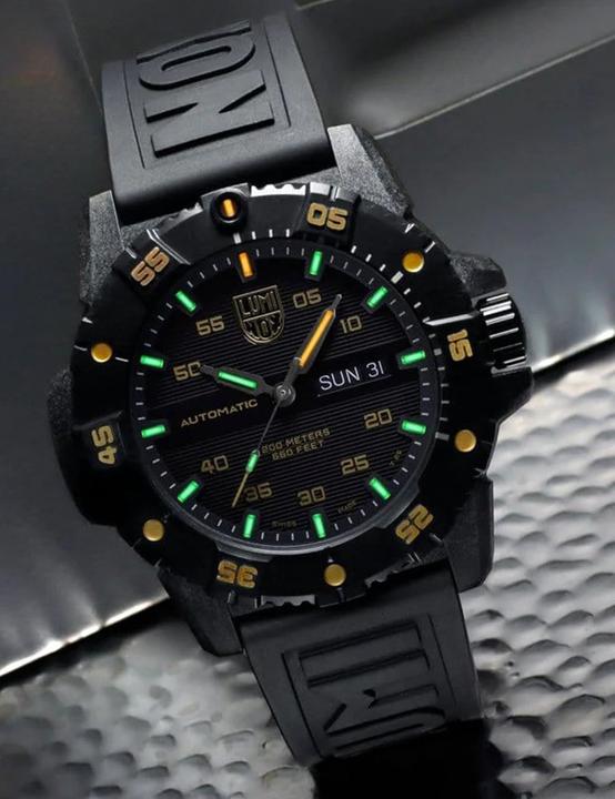 Actual product image Luminox XS.3865.GOLD Master Carbon Seal (Rotating bezel left, Swiss made)