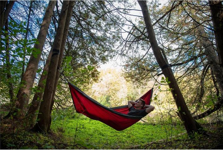 Actual product image Vivere Double Hammock Parachute Hammock Red/Grey (181 kg)