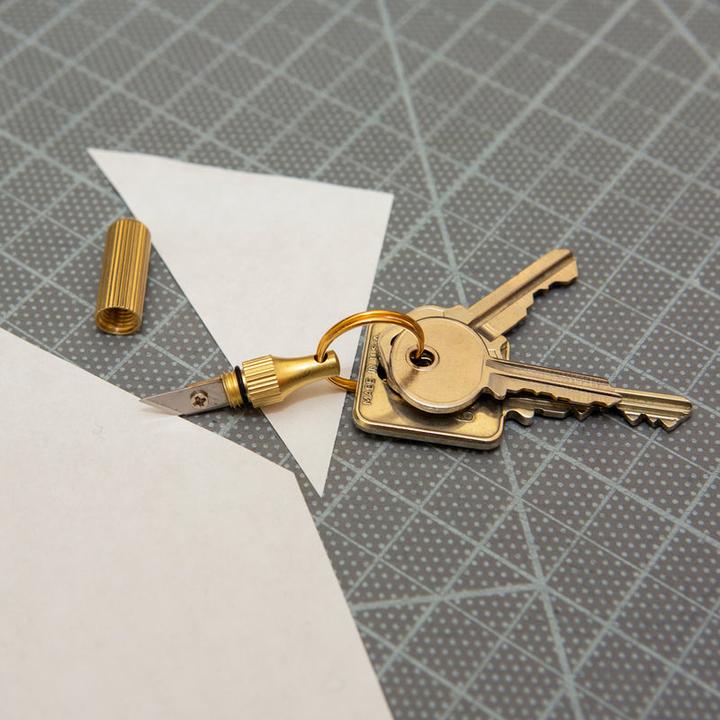 Immagine prodotto Kikkerland Mini portachiavi a forma di coltello