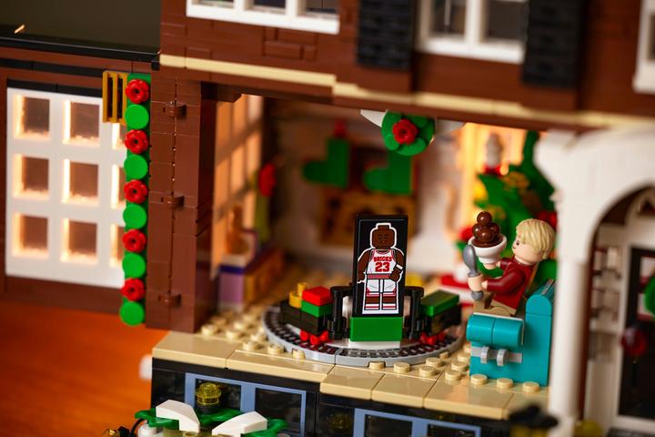 Image du produit LEGO Home Alone (21330, LEGO Ideas, LEGO difficiles à trouver)