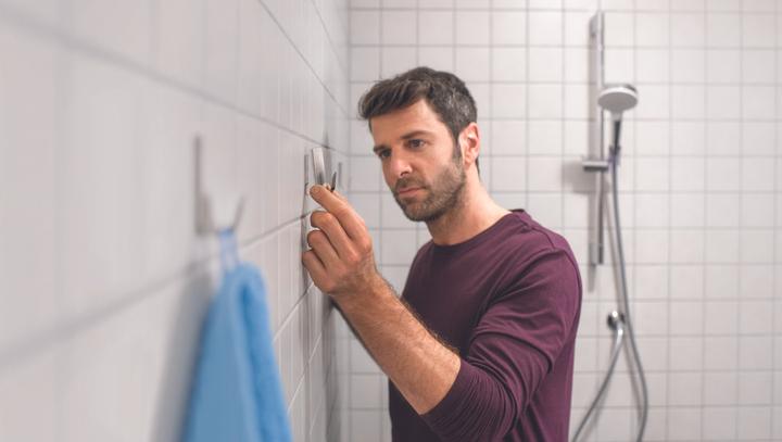 Actual product image tesa Waterproof hook Small