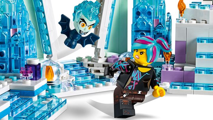 Actual product image LEGO Shimmering glitter spa. (70837, LEGO DC)