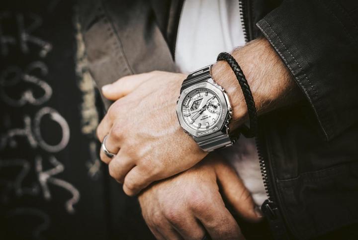 Actual product image G-Shock GM-2110D-7A (Sports watch, Analogue wristwatch, Chronograph, 44 mm)