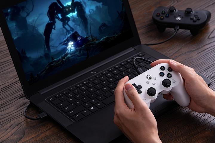 Actual product image 8bitdo Pro 2 Wired Xbox Gamepad White