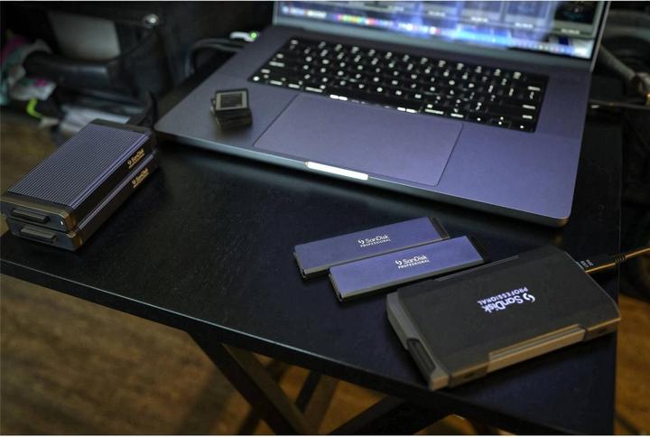 Actual product image SanDisk Professional PRO-BLADE SSD Mag (2000 GB)