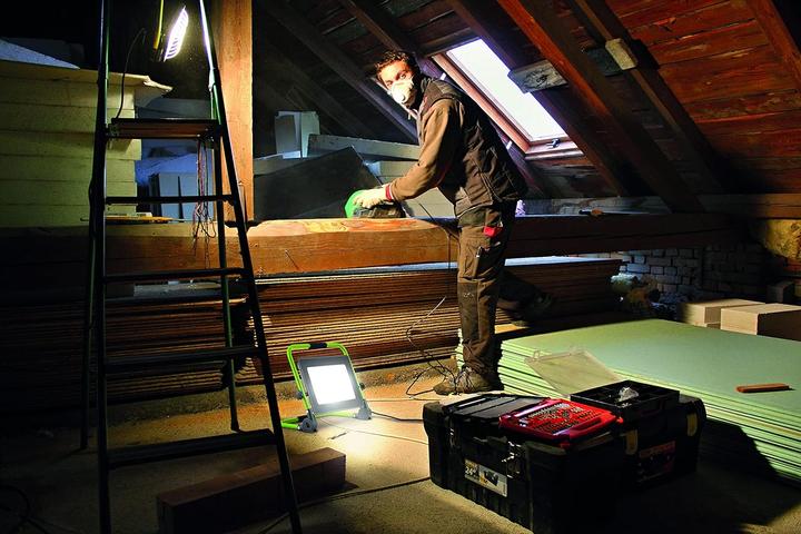 Image du produit Luceco Projecteur de chantier pliable (14000 lm)