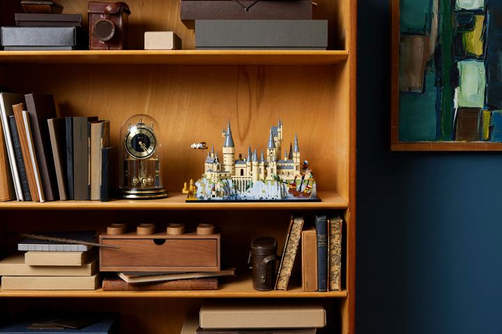 Actual product image LEGO Hogwarts Castle and Grounds (76419, LEGO Harry Potter)