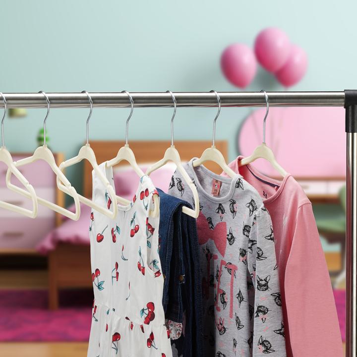 Actual product image Relaxdays Velvet Coat Hangers for Kids (30 x)