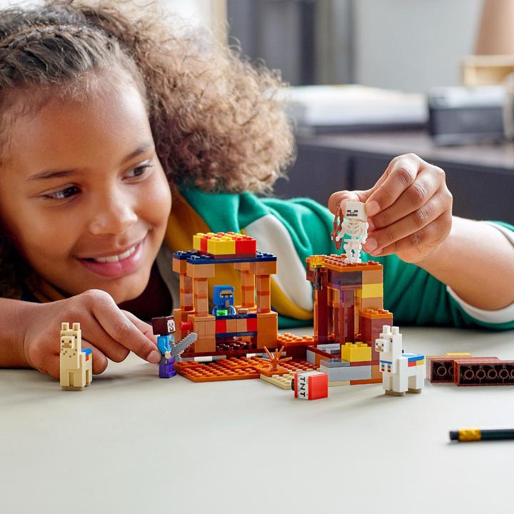 Actual product image LEGO The trading place (21167, LEGO Minecraft)