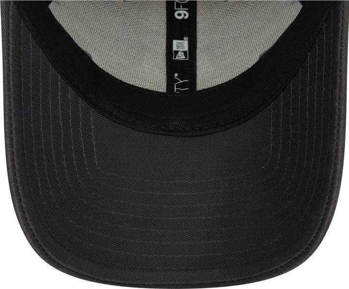 Actual product image New Era 9Forty Strapback Cap - METAL PIN BADGE charcoal