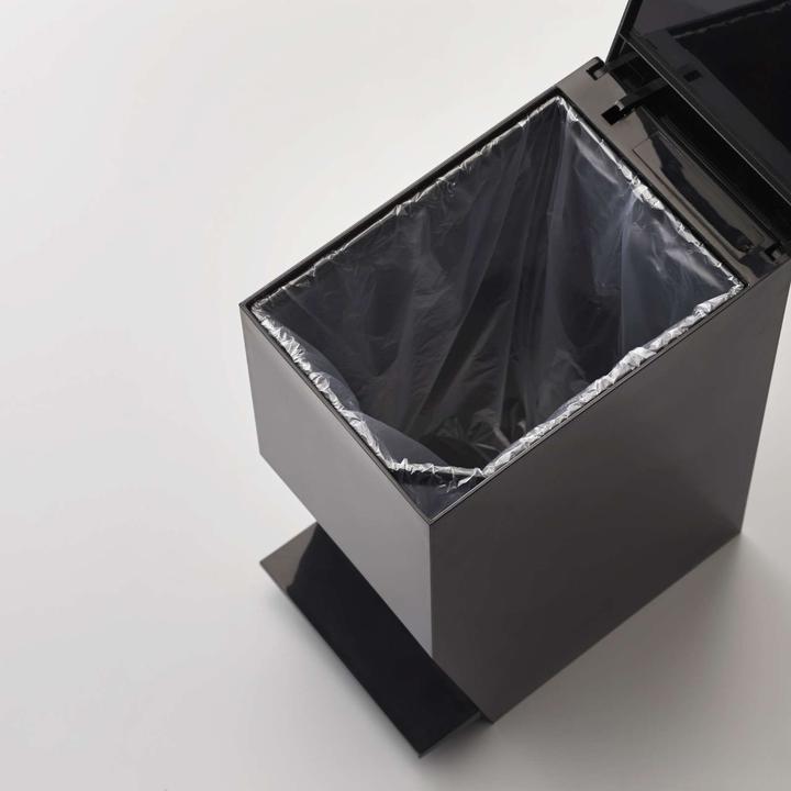 Image du produit Yamazaki Seau à maquillage à pédale TOWER (4 l)