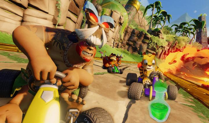 Actual product image Activision Crash Team Racing: Nitro Fueled (PS4, FR)